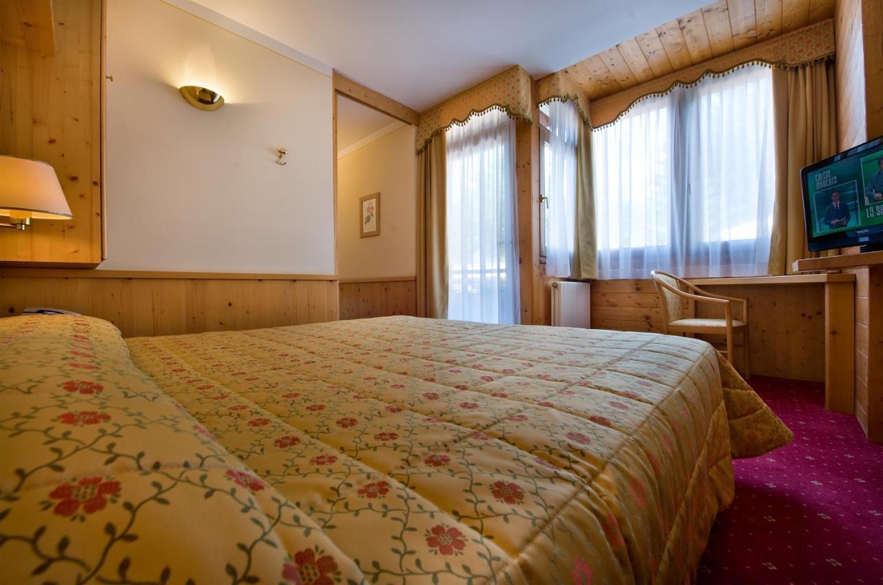 Sporthotel Rosatti Dimaro Dış mekan fotoğraf